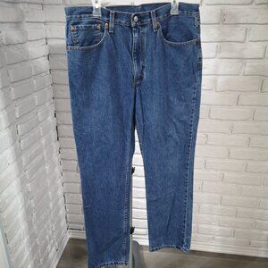 Levi's 516 Men's Size 36/32 Medium Wash Zipper & Button Closure Blue Jeans